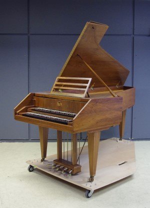 clavecin_moderne_sperrhake.jpg