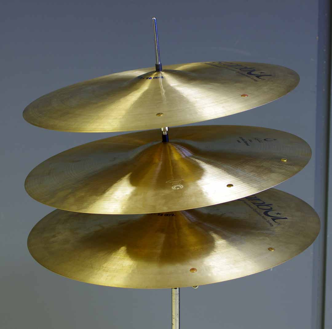 cymbales_cloutees.jpg